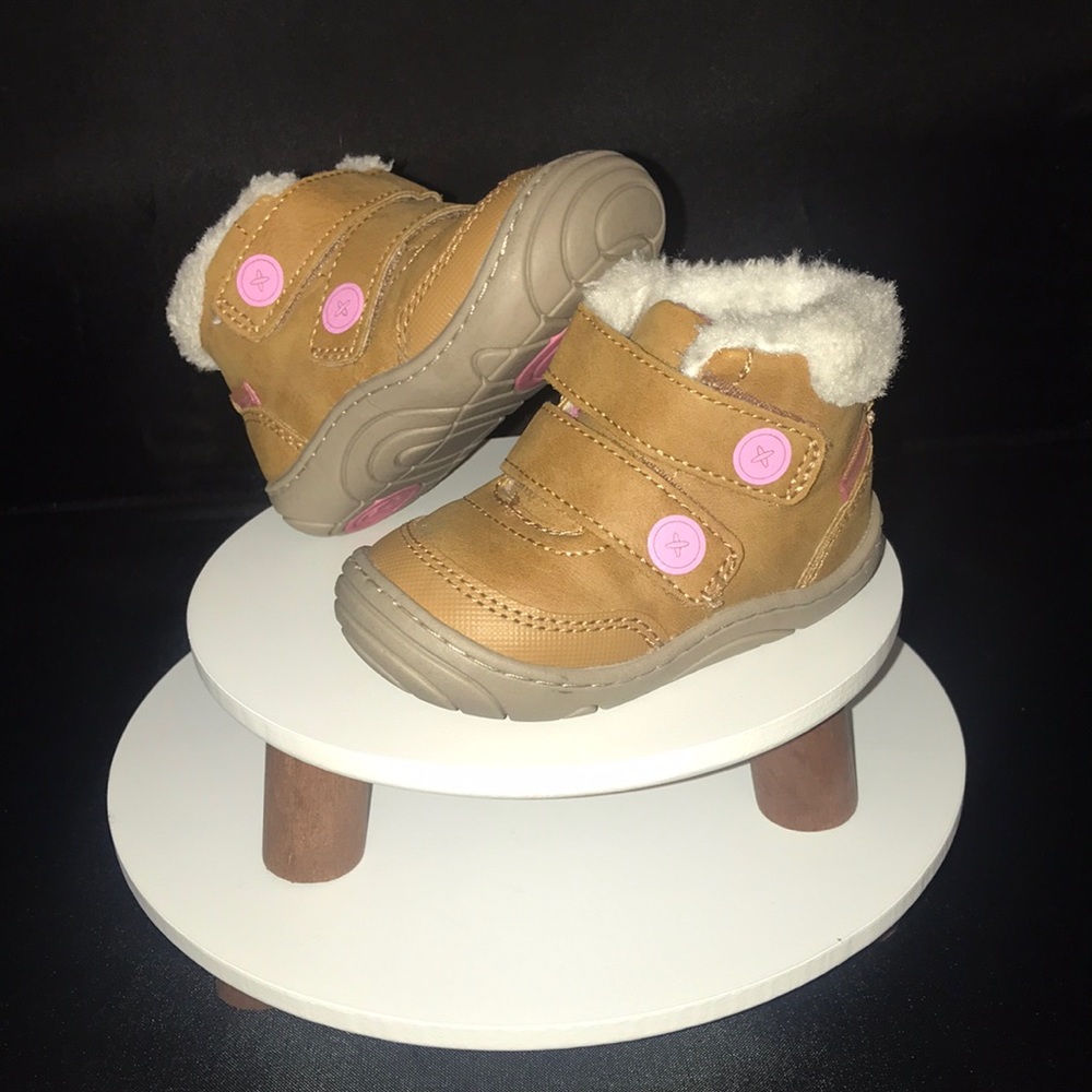 Surprize by Stride Rite Esther Brown Booties size 3m